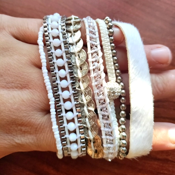 ✨Victoria Emerson white layered wrap bracelet with magnetic closure
